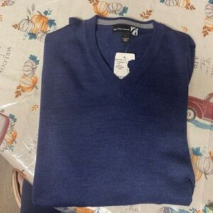 Saks Fifth Avenue V-Neck Sweater in Deep Blue